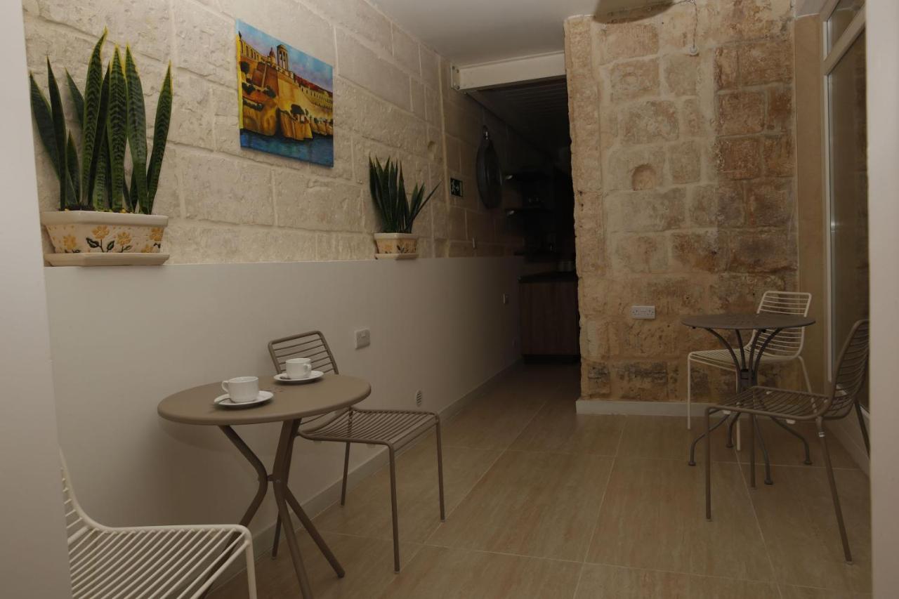 Chateau La Vallette - Grand Master'S Suite فاليتا المظهر الخارجي الصورة